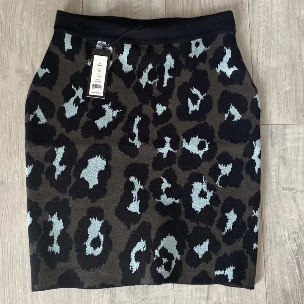 ROMEO + JULIET COUTURE Animal Leopard Print Knit Pencil Skirt Olive Sz Small NWT